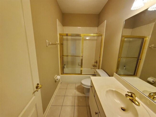 Building Photo - 472 Hunters Mill Cove