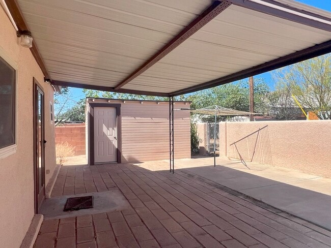 Building Photo - Spacious 3 Bedroom 2 Bath Home on Corner Lot *MOVE IN SPECIAL $250 OFF FIRST MONTH RENT
