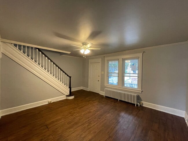 Building Photo - 2 Bedroom Single Family Home in Lancaster!