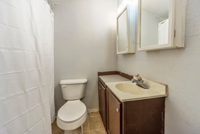 Building Photo - 220 NE 3rd St