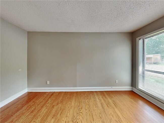 Building Photo - 2205 Oakrill Ct