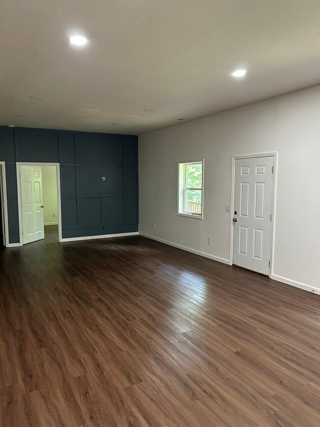 Building Photo - 466 Old Camptown Dr
