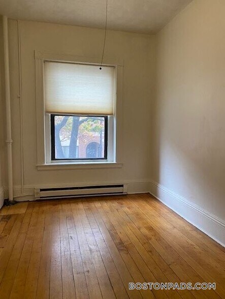 Building Photo - 614 Columbus Ave