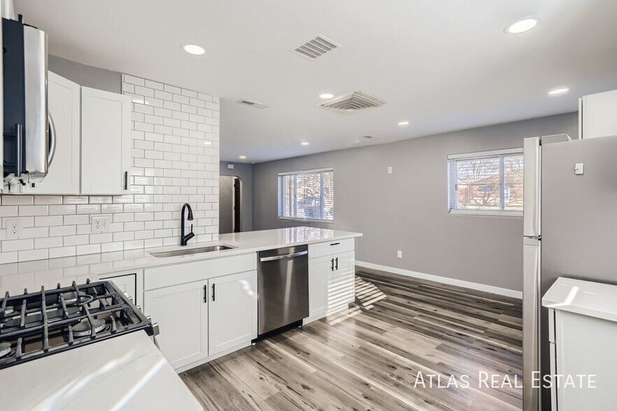 Building Photo - 1620 Phoenix Ct