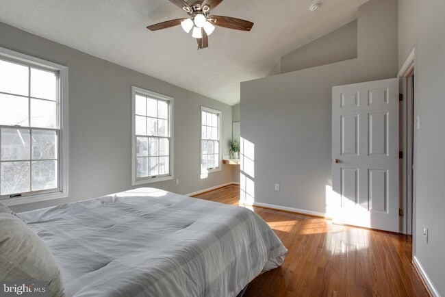 Building Photo - 7943 Brightmeadow Ct