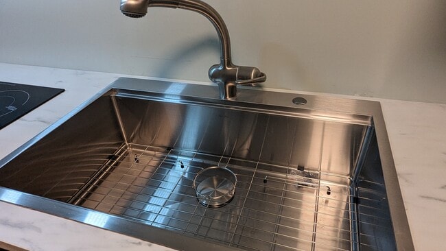 More features of this sink available - 1118 Peachtree St