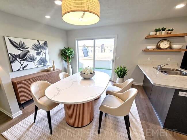 Building Photo - Tunis Drive Townhomes