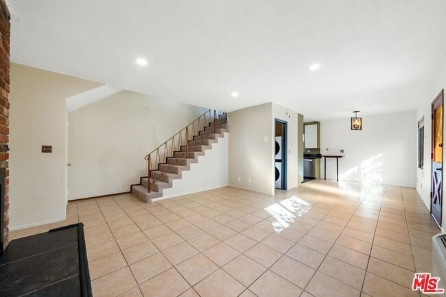 Building Photo - 11585 Riverside Dr