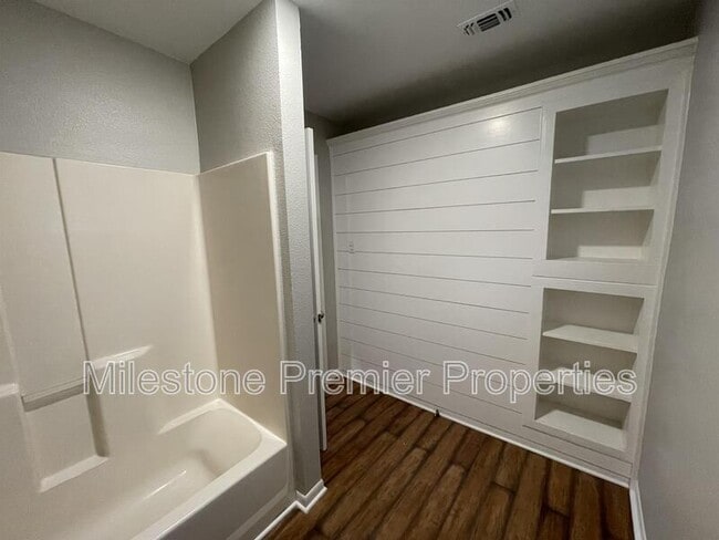 Building Photo - 721 W Monterey St