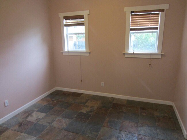 Building Photo - 5001 Duval St