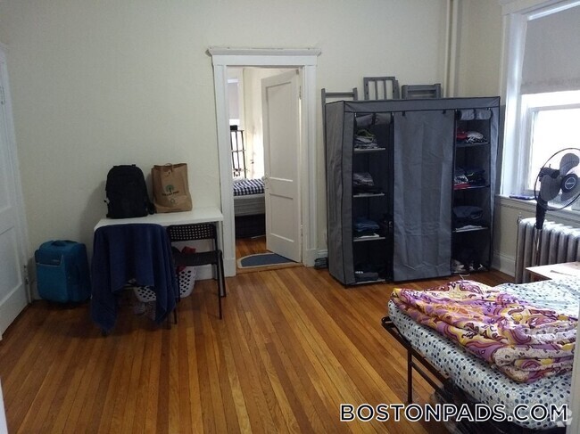 Building Photo - 1163 Boylston St