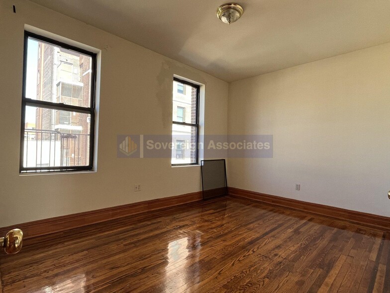 Building Photo - 64 W 108th St