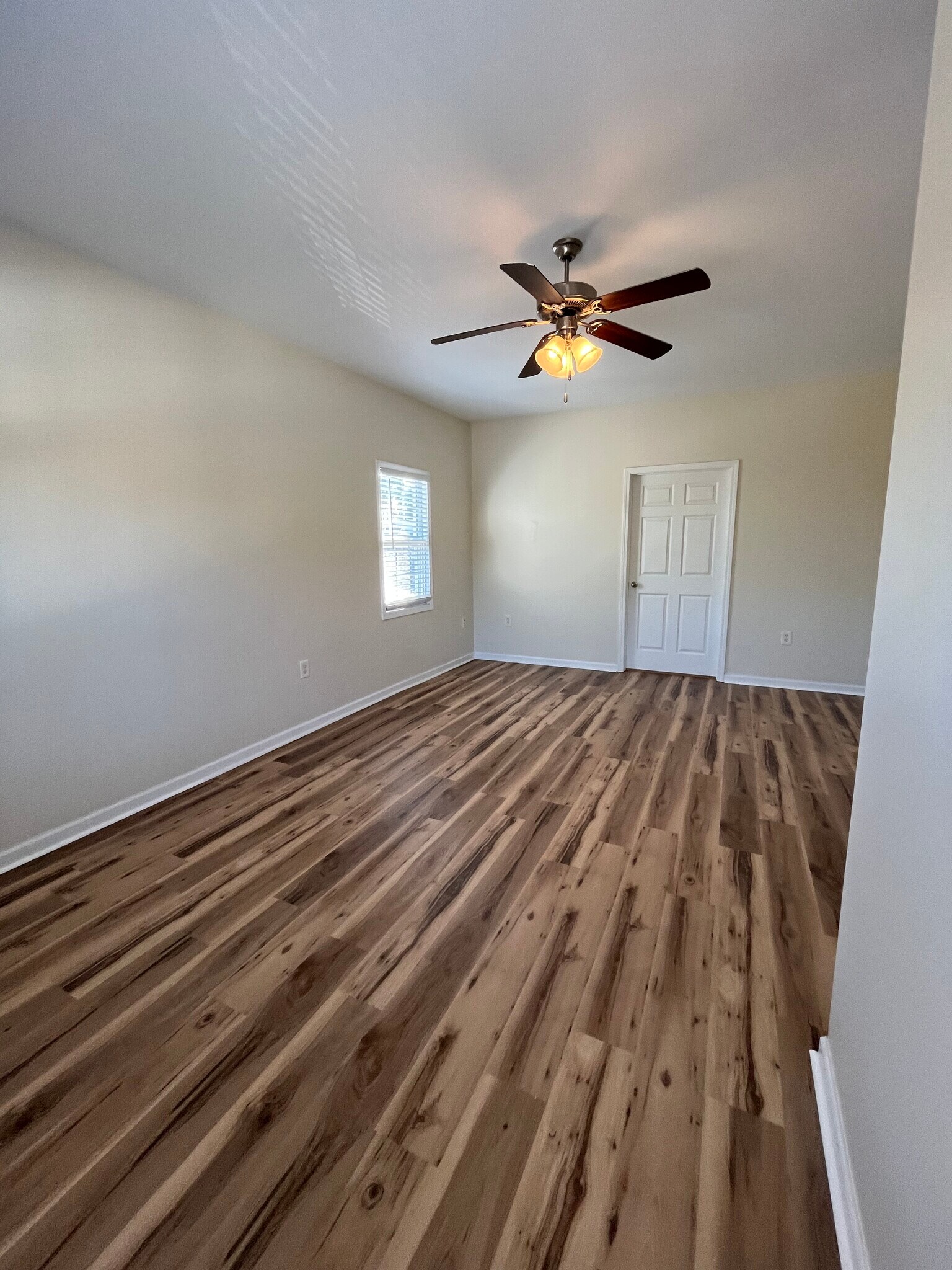 Building Photo - 616 Marshtree Ln