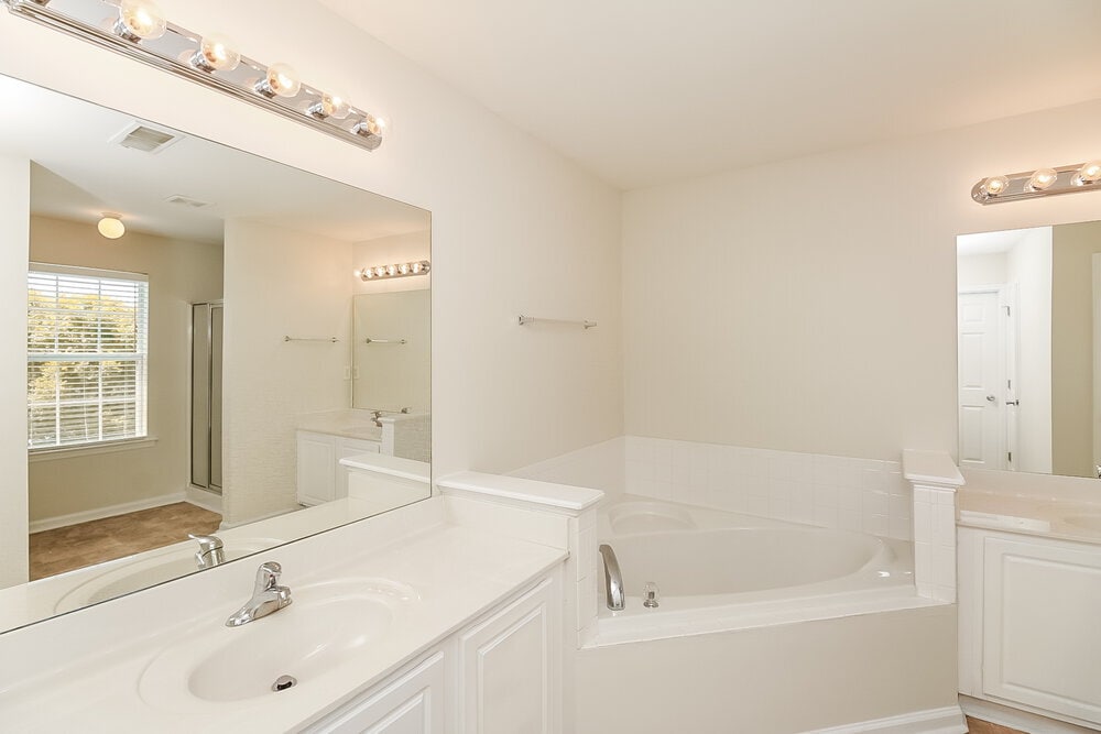 Building Photo - 7698 Overlook Bend