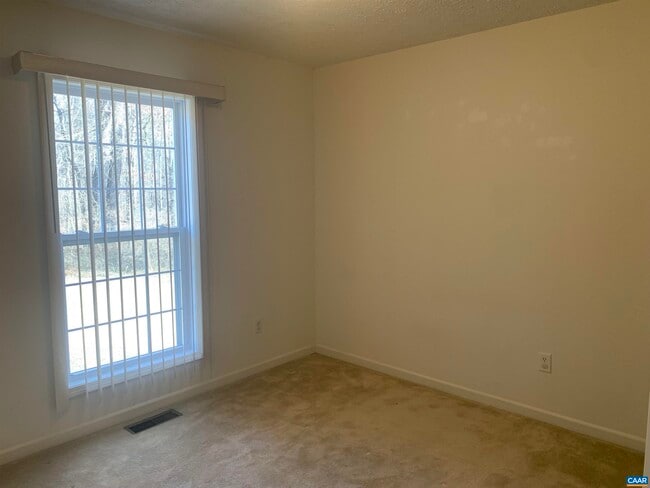 Building Photo - 7075 Maudes Ln