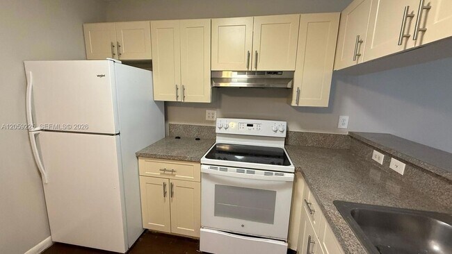 Building Photo - 9933 Nob Hill Ln