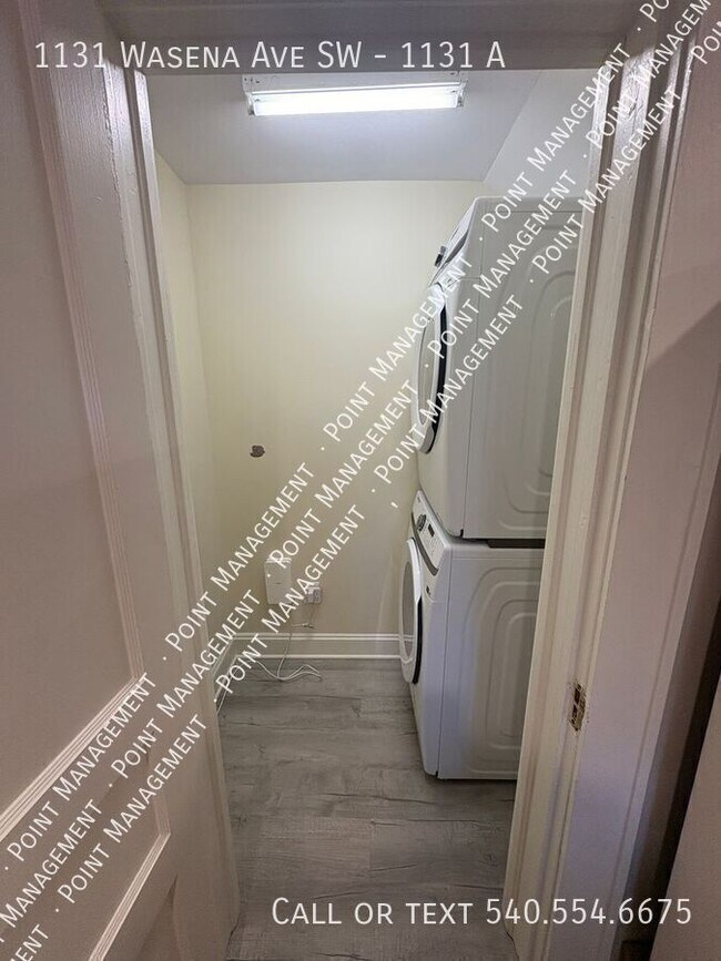 Building Photo - 1131 Wasena Ave SW