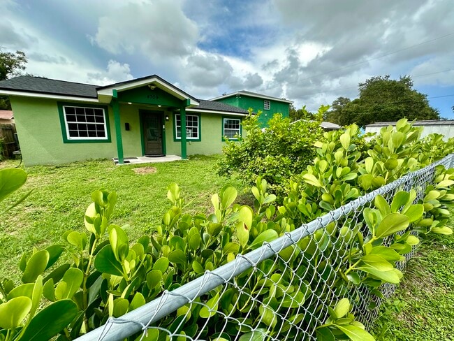 Building Photo - 4709 15th Ave S