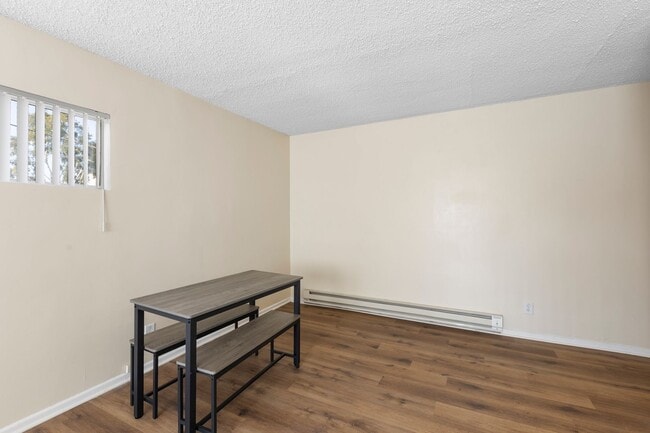 Building Photo - 5105 Bakman Ave
