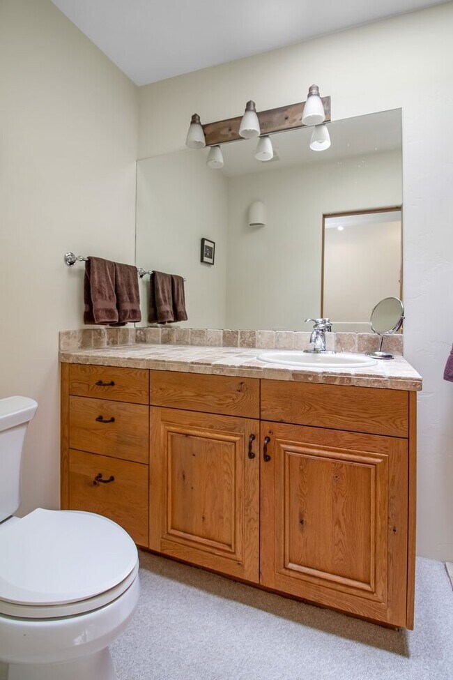 Building Photo - Sun Valley Home, Fully Furnished and Move-in Ready