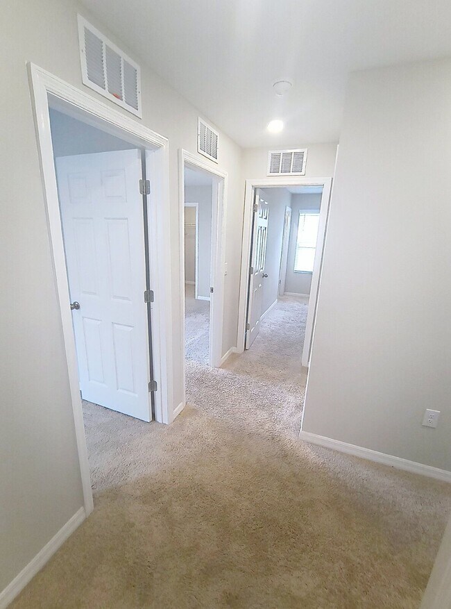 Building Photo - 12937 Camarillo Pl