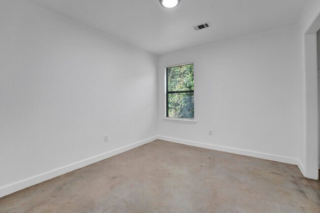 Building Photo - New Rental Opportunity in Memphis!
