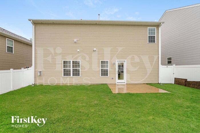 Building Photo - 817 Sagemount St