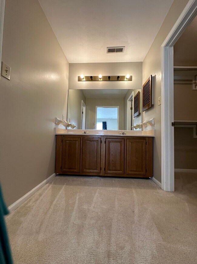 Building Photo - Virginia Beach-Wesleyan Pines Single Famil...