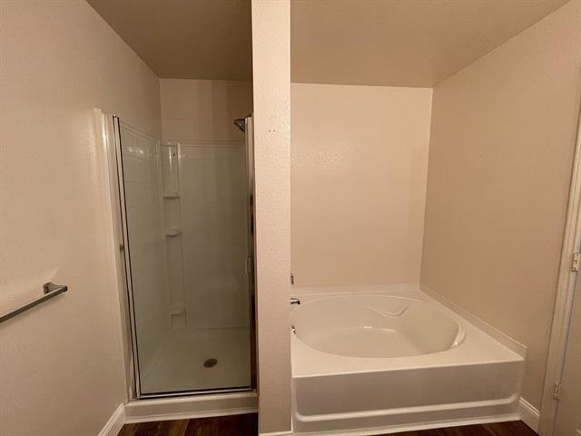 Building Photo - 804 White Fields Way