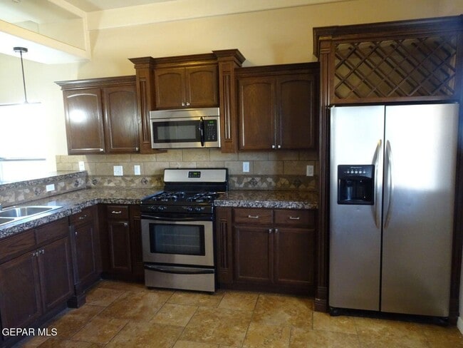 Building Photo - 3309 Garden Point Dr