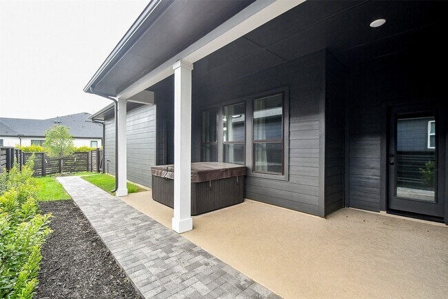 Building Photo - 15247 Parkland Canyon Dr