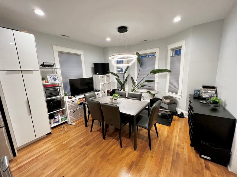 Building Photo - 19 Wheeler St