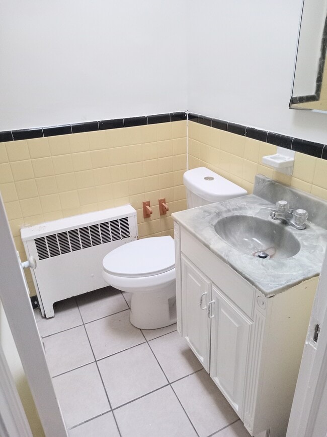 Primary Photo - 1051 Rosalie St