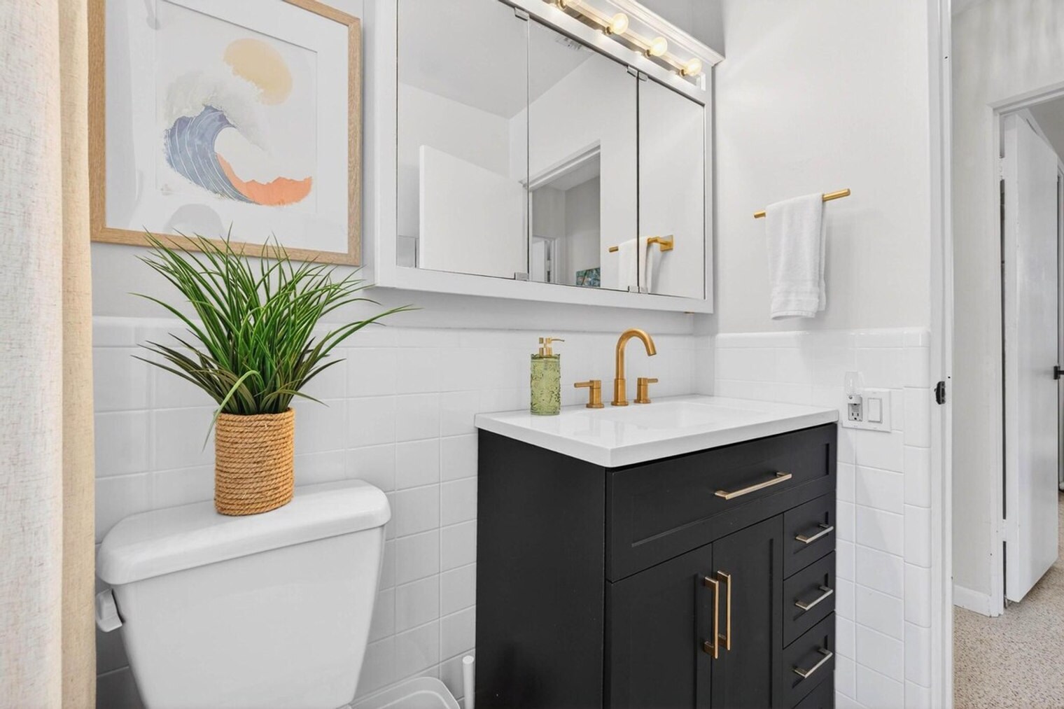 Building Photo - 13833 Dominica Dr