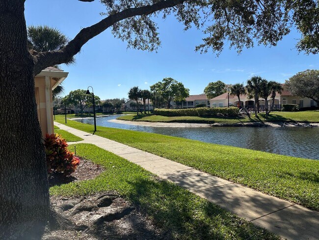 Building Photo - Palm Estates 3/2 with Garage