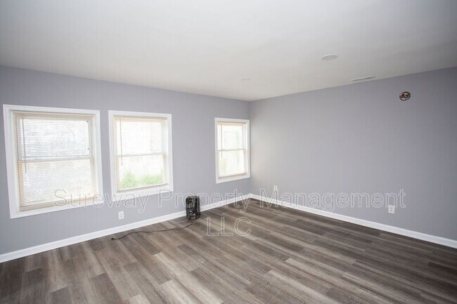 Building Photo - 200 Cooper St