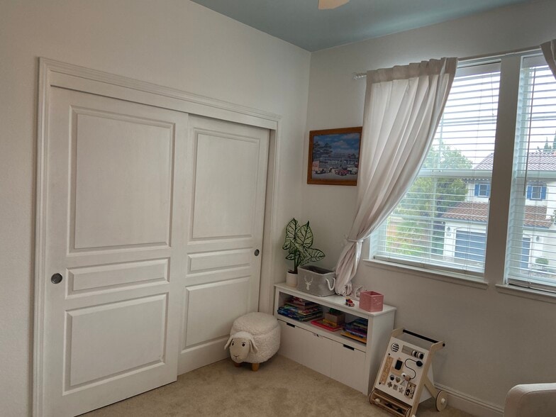 Bedroom - 2070 Katnich Ln