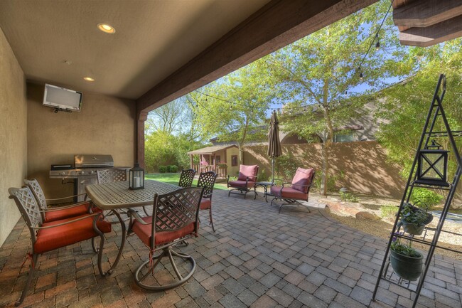 Building Photo - 9273 E Western Saddle Way