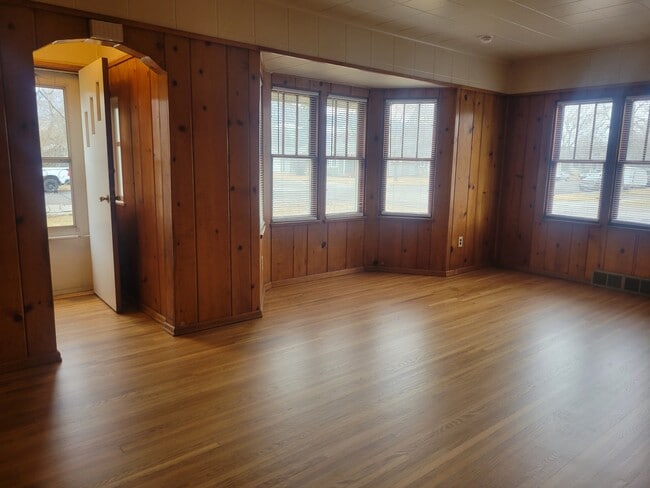 Building Photo - 745 Edith St