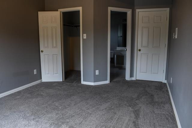 Building Photo - 409 Royal Crest Dr