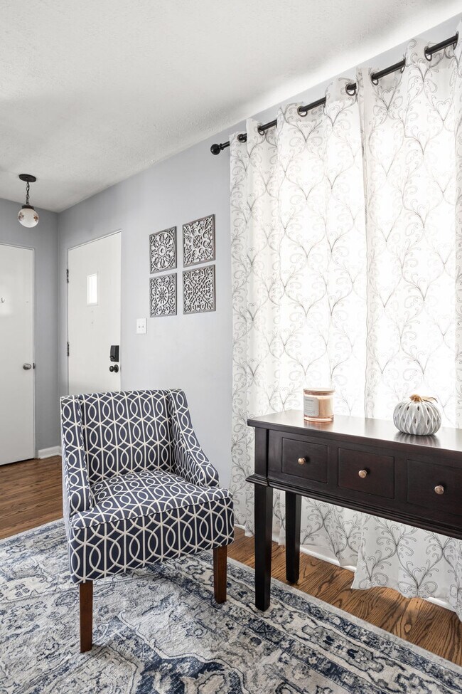 Building Photo - 2307 E 65th St