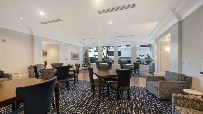 Building Photo - 1350 Main St