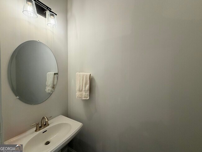 Building Photo - 1971 Drew Dr