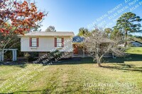 Building Photo - Newly Renovated Home in a Gorgeous Neighbo...