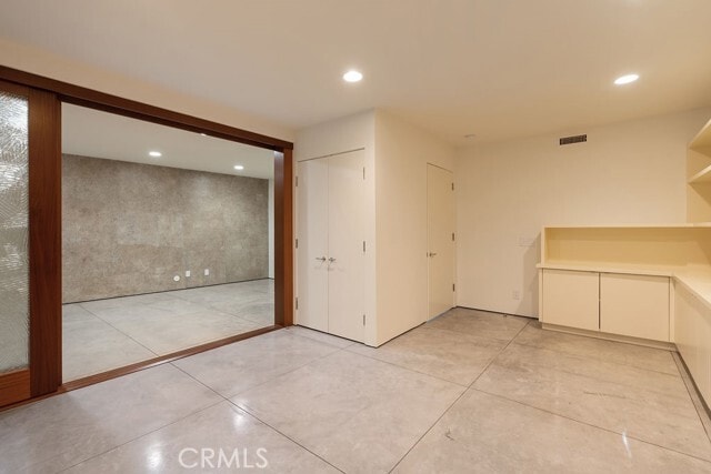 Building Photo - 920 Skyline Dr