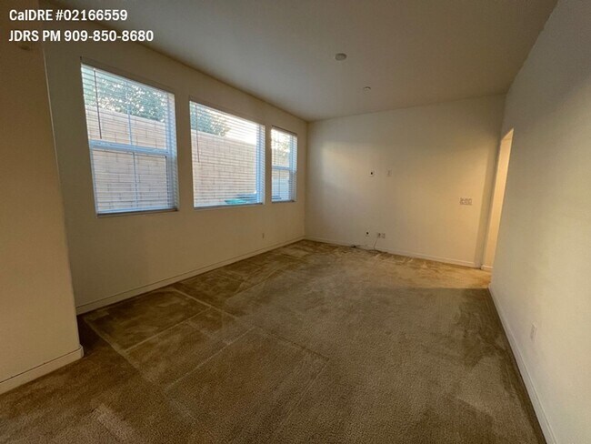 Building Photo - Price Lowered! Chino 4 Bedroom Condo