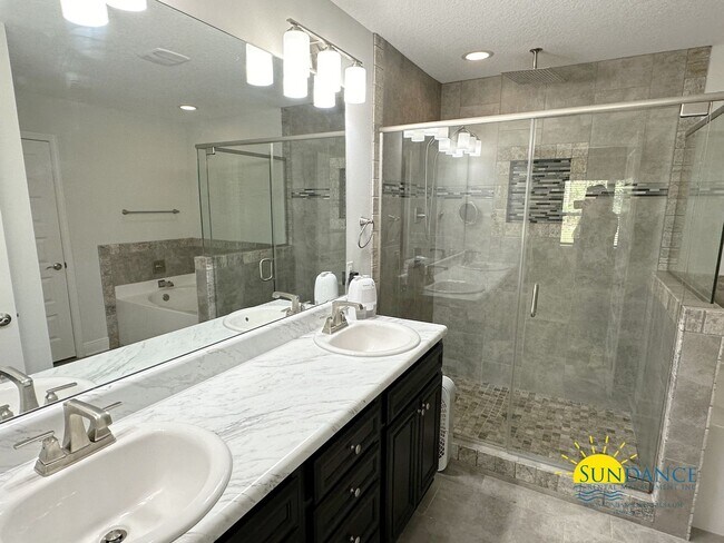 Building Photo - Beautiful 4 Bedroom Home in the Heart of Navarre!