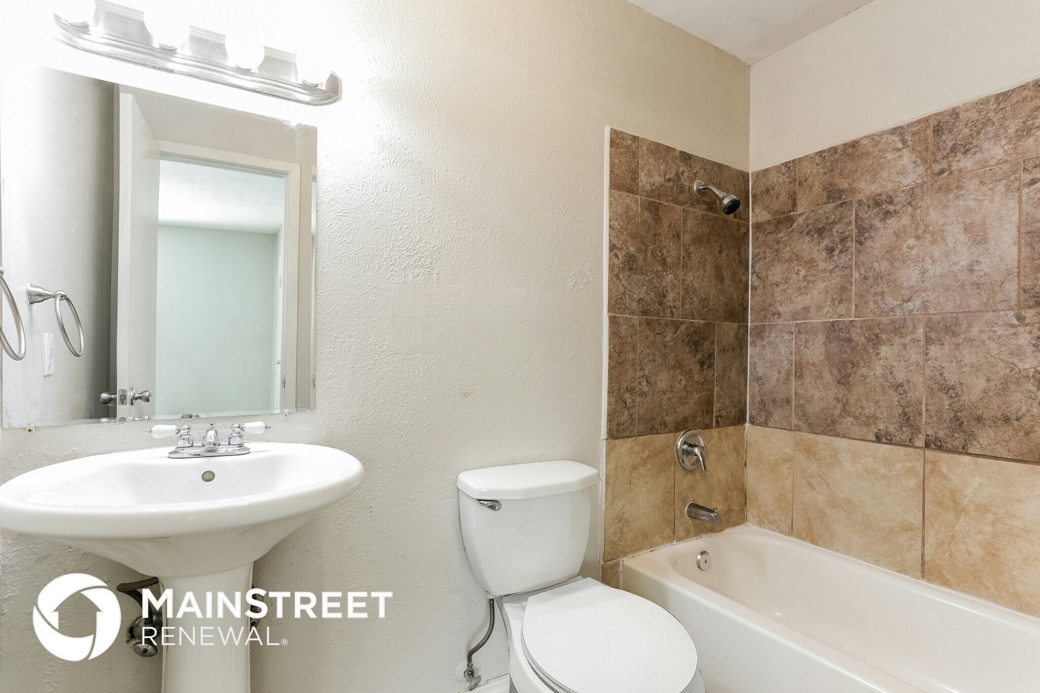 Building Photo - 817 Sandalwood Ln