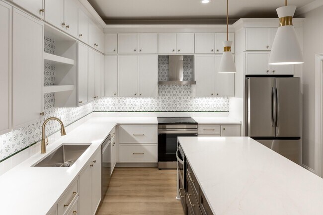 Building Photo - 265 Trunk St NE