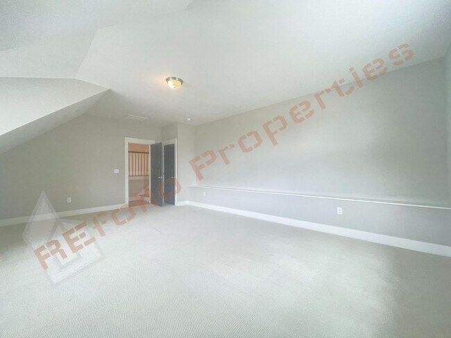 Building Photo - 413 Ancient Oaks Dr